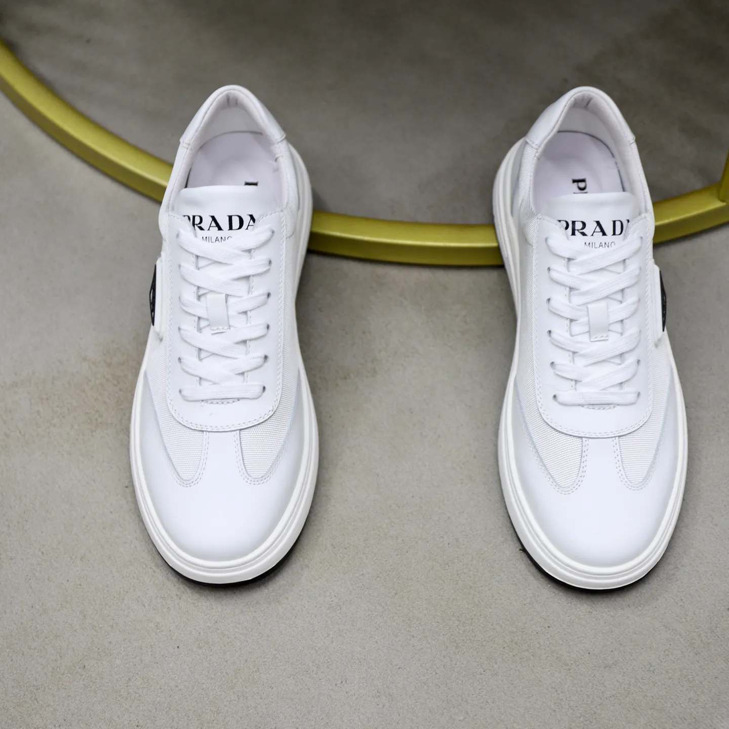 Ex-factory price: 420💰🙅‍♂️🙅‍♂️🙅‍♂️ Brand: PRADA Standard code: 38–44 (45 can be customized) Grade: Same as the official website Material: Original cowhide fabric Comfortable pigskin lining Lightweight wear-resistant outsole Style category: Men's fashionable casual shoes and boots Running sports shoes Distinguished luxury brand elements Top luxury Color: actual picture color